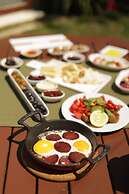 Zevkliler Alacati Boutique Hotel & Fine Dining