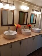 Christina Lake Lodge