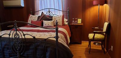Cabernet House, An Old World Inn