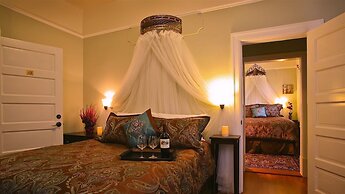Cabernet House, An Old World Inn