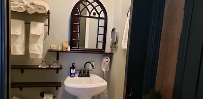 Cabernet House, An Old World Inn