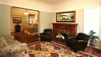 Cabernet House, An Old World Inn