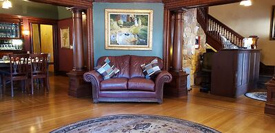 Cabernet House, An Old World Inn