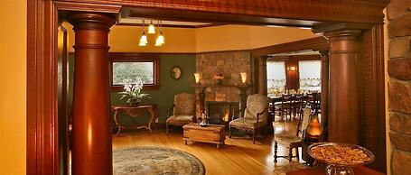 Cabernet House, An Old World Inn