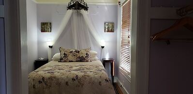 Cabernet House, An Old World Inn