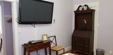 Cabernet House, An Old World Inn