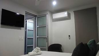 Semaphore Splash Apartments
