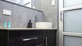 Semaphore Splash Apartments