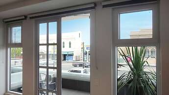 Semaphore Splash Apartments