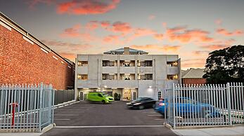 Semaphore Splash Apartments