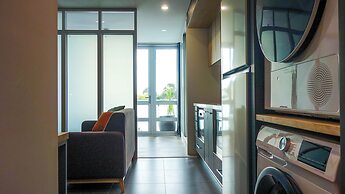 Semaphore Splash Apartments