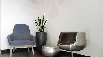 Semaphore Splash Apartments