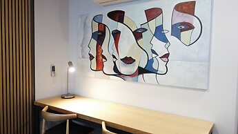 Semaphore Splash Apartments