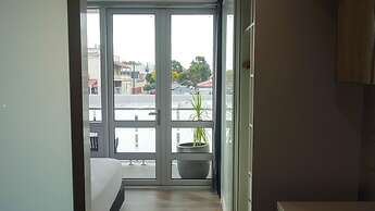 Semaphore Splash Apartments