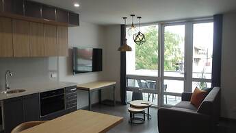 Semaphore Splash Apartments