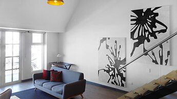 Semaphore Splash Apartments