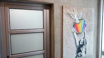 Semaphore Splash Apartments