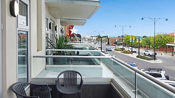 Semaphore Splash Apartments