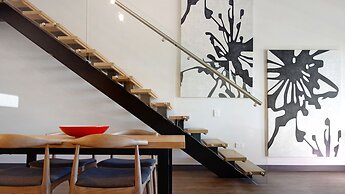 Semaphore Splash Apartments