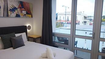 Semaphore Splash Apartments