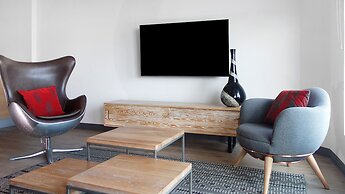 Semaphore Splash Apartments