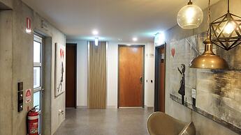 Semaphore Splash Apartments