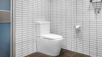 Semaphore Splash Apartments