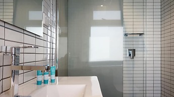 Semaphore Splash Apartments