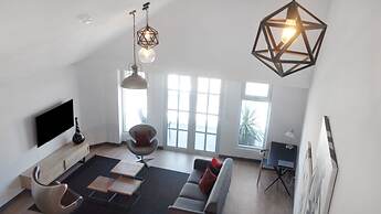 Semaphore Splash Apartments