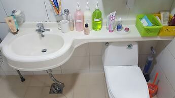 Happy Tree Guesthouse - Hostel