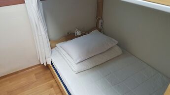 Happy Tree Guesthouse - Hostel