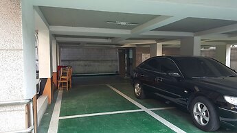 Happy Tree Guesthouse - Hostel