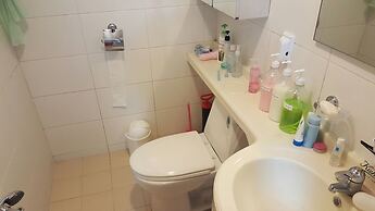 Happy Tree Guesthouse - Hostel