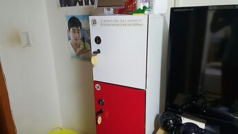 Happy Tree Guesthouse - Hostel