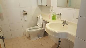 Happy Tree Guesthouse - Hostel