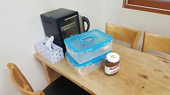 Happy Tree Guesthouse - Hostel