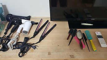 Happy Tree Guesthouse - Hostel