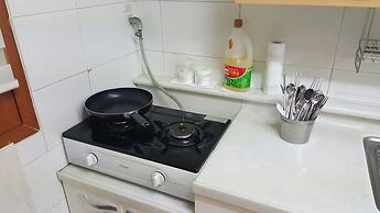 Happy Tree Guesthouse - Hostel