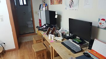 Happy Tree Guesthouse - Hostel