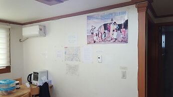 Happy Tree Guesthouse - Hostel