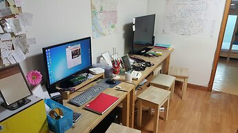 Happy Tree Guesthouse - Hostel