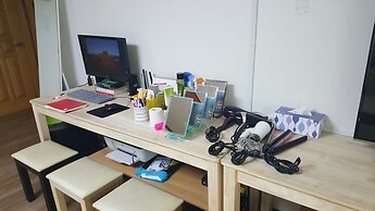 Happy Tree Guesthouse - Hostel