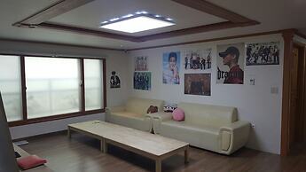 Happy Tree Guesthouse - Hostel