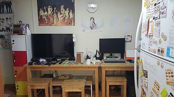 Happy Tree Guesthouse - Hostel