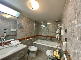 Miramonti Majestic Grand Hotel