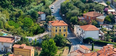 HOTIDAY Apartment Collection - Lerici Terrediliguria