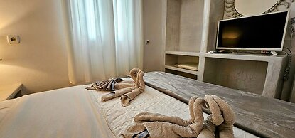 Pleasure Beachside Studios