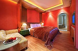Le Chateau Hotel