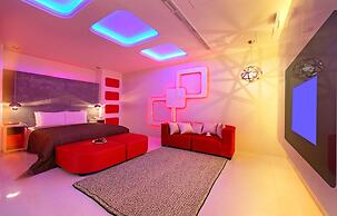 Le Chateau Hotel