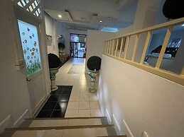 OYO 75486 Anna Residence Jomtien